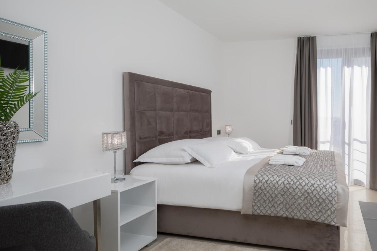 טרוגיר Luxury Apartments Baotic מראה חיצוני תמונה