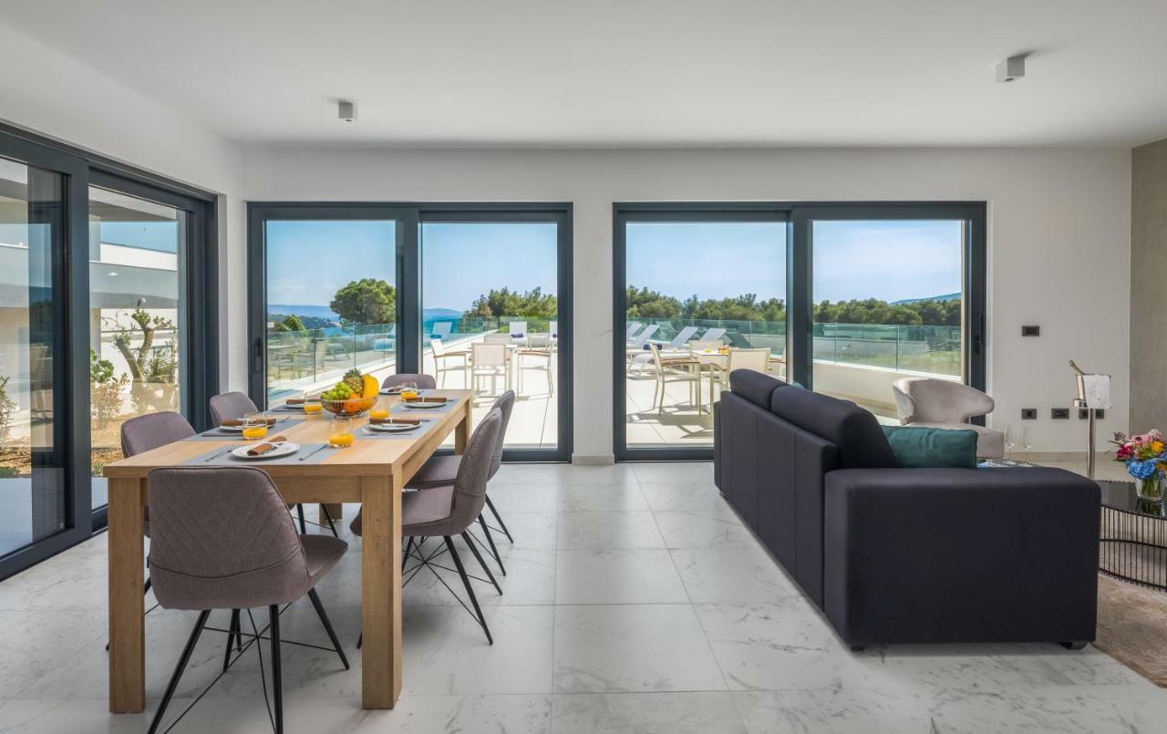 טרוגיר Luxury Apartments Baotic מראה חיצוני תמונה