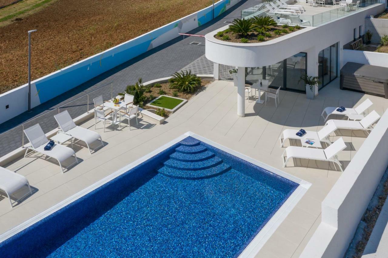 טרוגיר Luxury Apartments Baotic מראה חיצוני תמונה