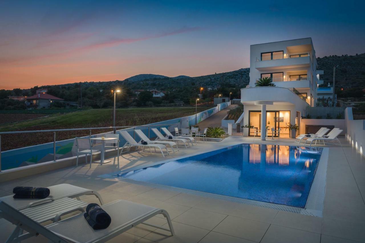 טרוגיר Luxury Apartments Baotic מראה חיצוני תמונה