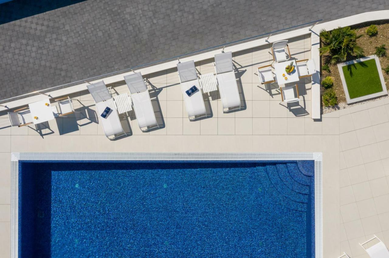 טרוגיר Luxury Apartments Baotic מראה חיצוני תמונה