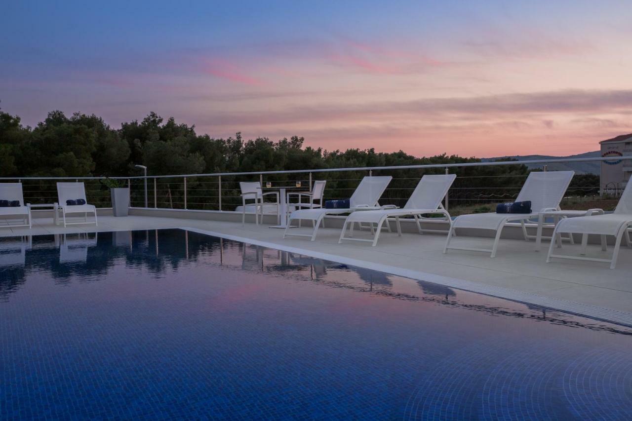 טרוגיר Luxury Apartments Baotic מראה חיצוני תמונה